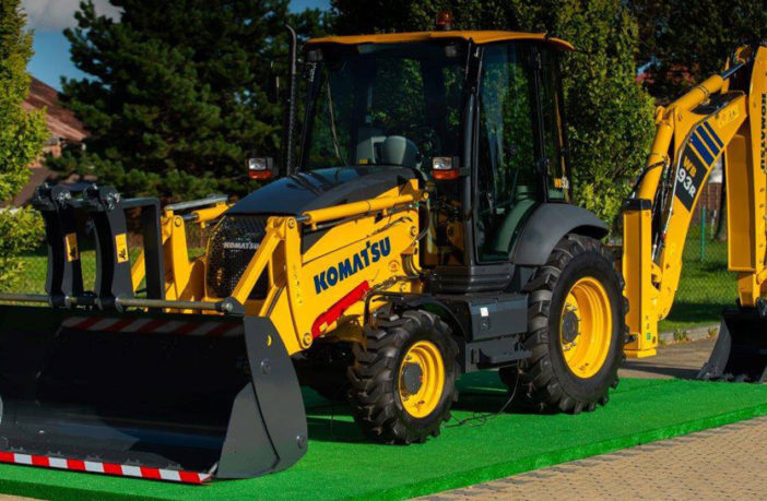 Komatsu’s Stage IV backhoe loaders