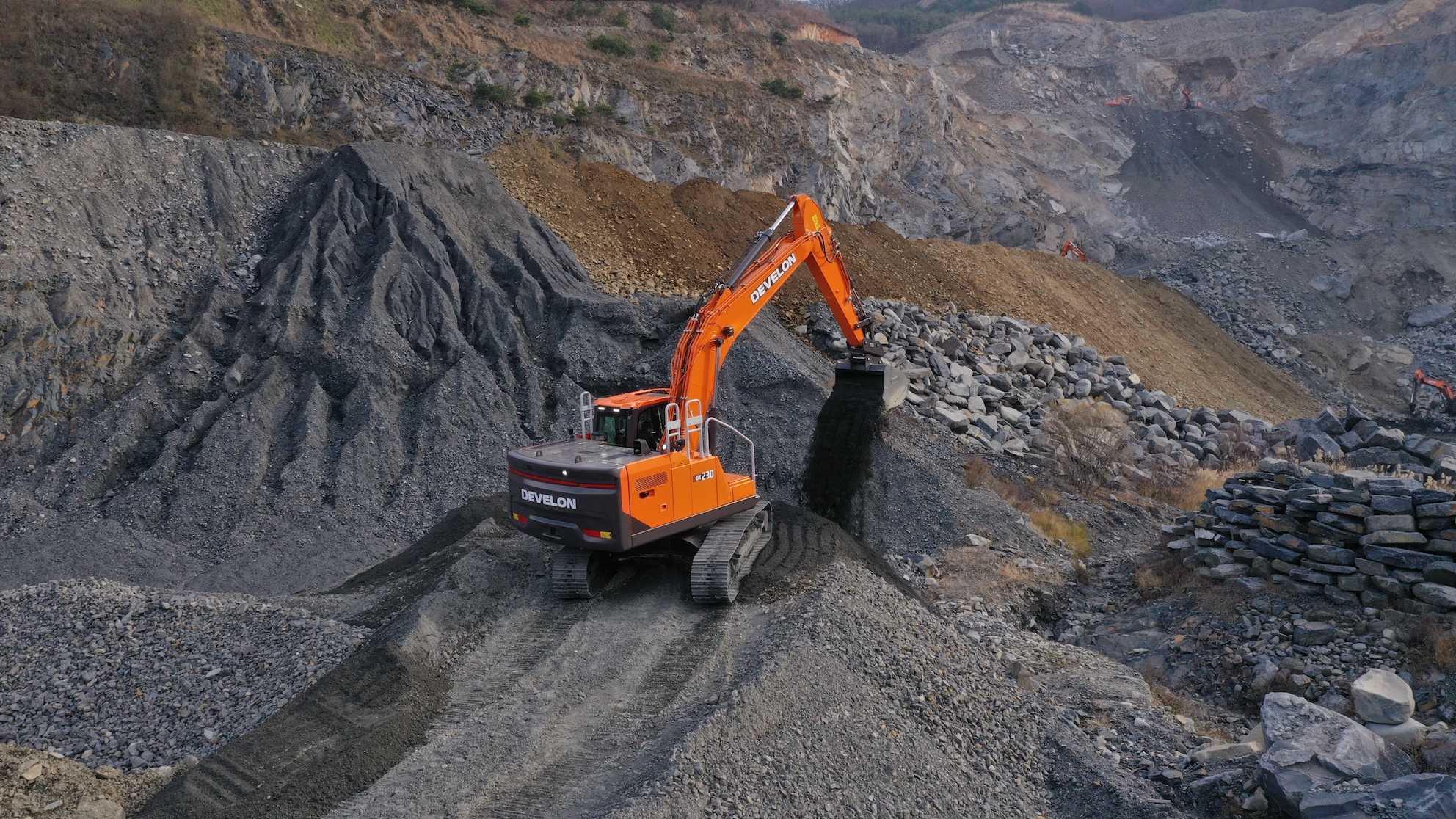 Develon unveils new next generation smart crawler excavators at