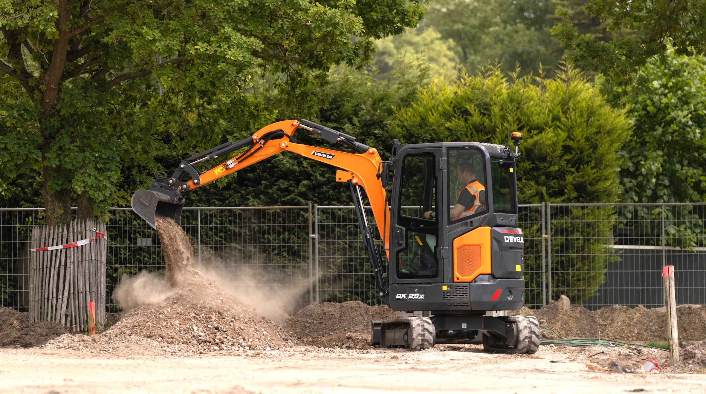 Develon launches new DX25Z-7 mini excavator | Industrial Vehicle